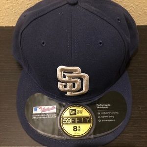 New Era 59Fifty San Diego Padres Cap 8 5/8 NWT